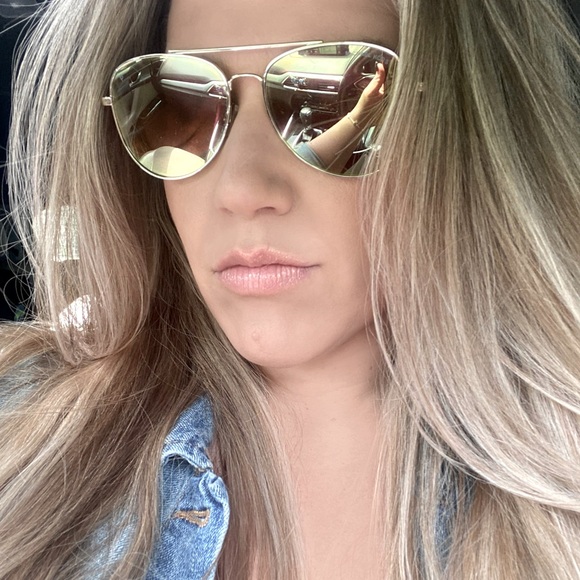 Meet your Posher, Shea - Picture 1 of 1